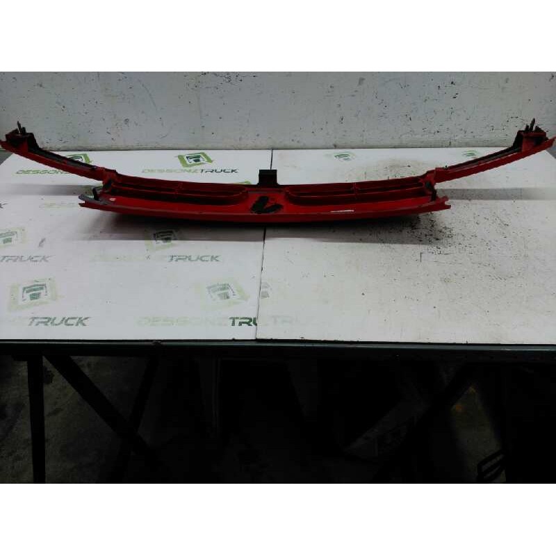 Recambio de rejilla delantera central para renault master desde '98 referencia OEM IAM 7700352125 - Rojo 5