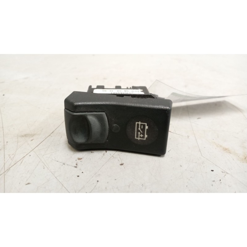 Recambio de interruptor para renault magnum ab 2005 12.8 diesel referencia OEM IAM 5010589023  