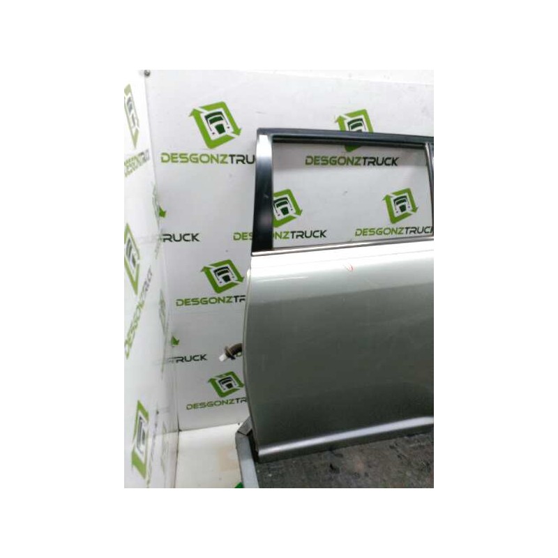 Recambio de puerta trasera izquierda para toyota avensis wagon (t25) 2.0 d-4d executive referencia OEM IAM 3