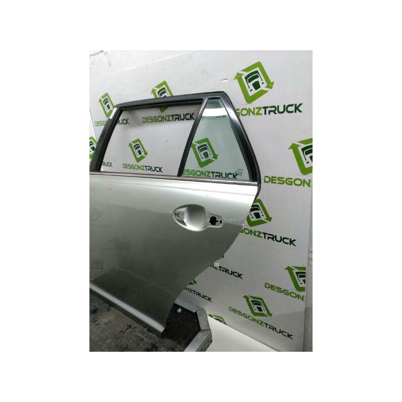 Recambio de puerta trasera izquierda para toyota avensis wagon (t25) 2.0 d-4d executive referencia OEM IAM 4