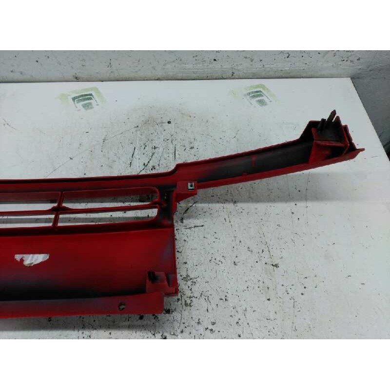 Recambio de rejilla delantera central para renault master desde '98 referencia OEM IAM 7700352125 - Rojo 8