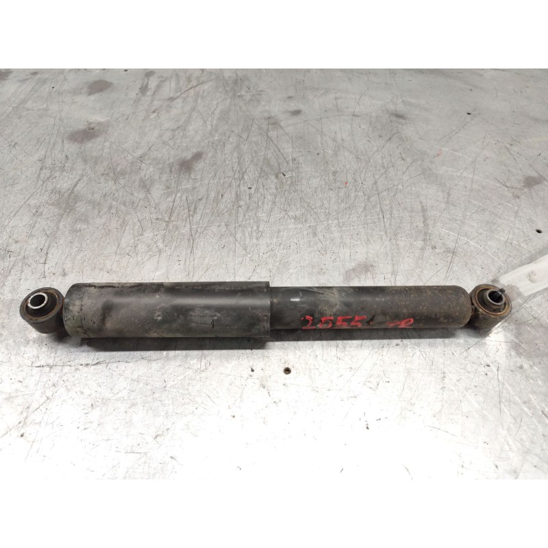 Recambio de amortiguador trasero para kia sorento 2.5 crdi ex referencia OEM IAM 553003E060 2