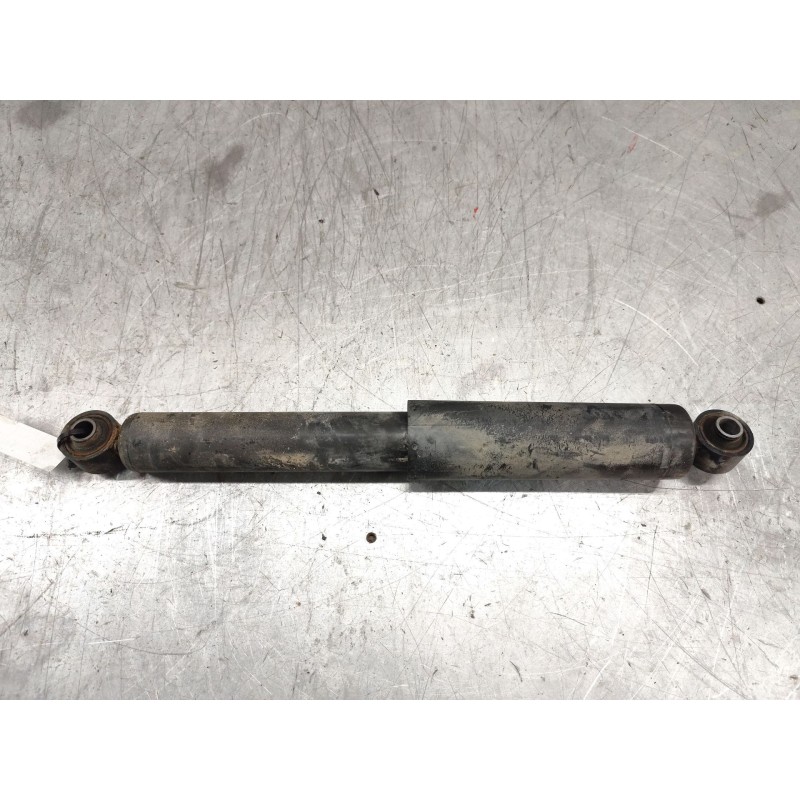 Recambio de amortiguador trasero para kia sorento 2.5 crdi ex referencia OEM IAM 553003E060 2