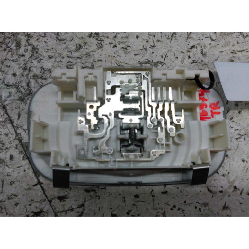 Recambio de luz interior para peugeot 308 confort referencia OEM IAM 9682063980 TRASERA 2