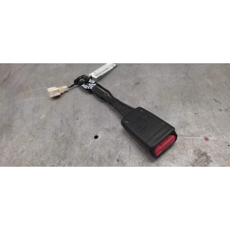 Recambio de enganche de cinturon delantero derecho para citroën c4 lim. business referencia OEM IAM 96748384XT 2 PINS 