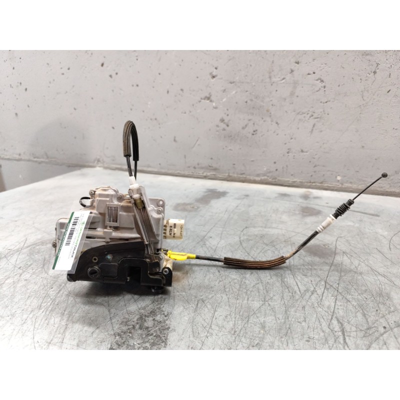 Recambio de cerradura puerta trasera izquierda para audi a4 ber. (b8) básico referencia OEM IAM 8PINES  