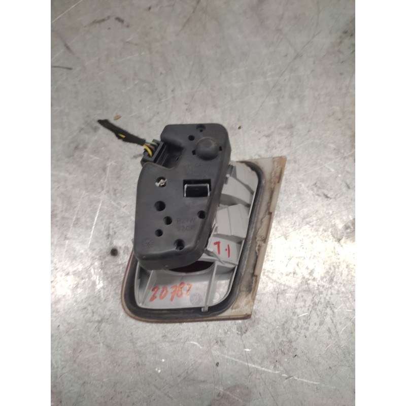 Recambio de piloto trasero izquierdo interior para bmw serie 3 berlina (e46) 320d referencia OEM IAM - Negro 2