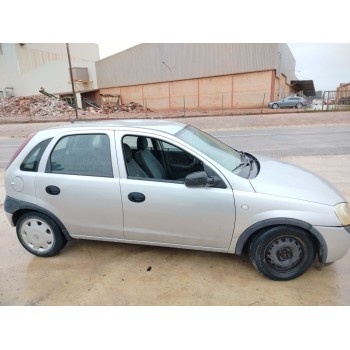 opel corsa c (x01) del año 2002