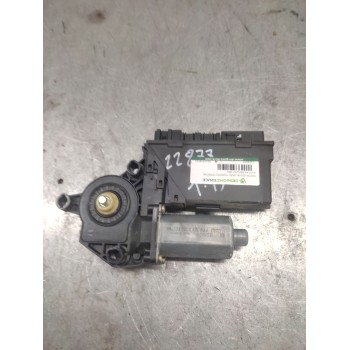 MOTOR ELEVALUNAS TRASERO DERECHO 8E0959802A 105849108