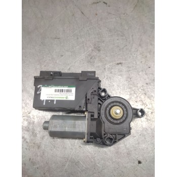 MOTOR ELEVALUNAS TRASERO IZQUIERDO 8E0959801A 105848108