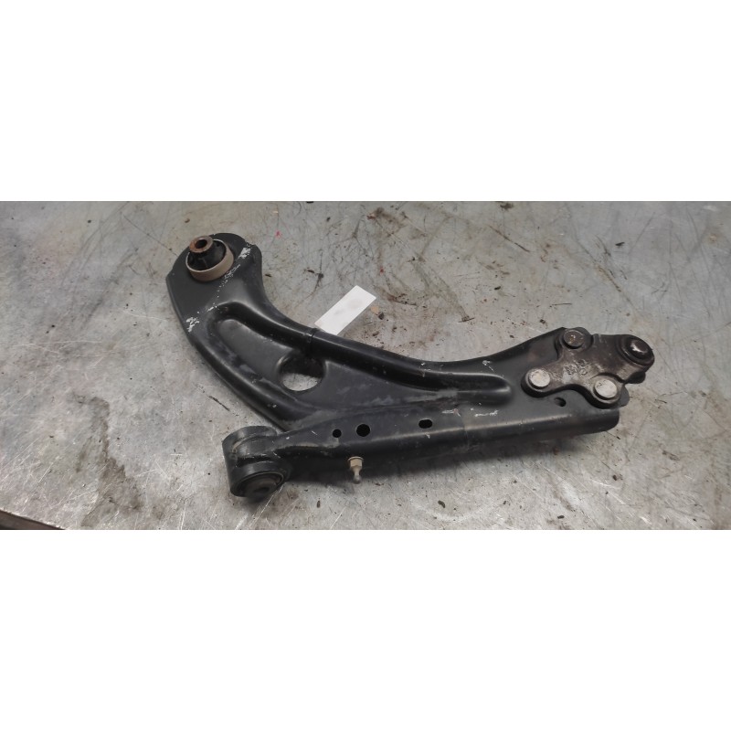 Recambio de brazo suspension inferior delantero izquierdo para peugeot 308 active referencia OEM IAM - Blanco 2