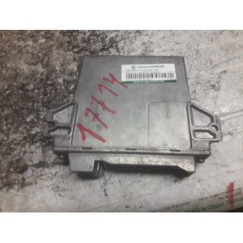 Recambio de centralita motor uce para renault kangoo (f/kc0) referencia OEM IAM 7700104956 7700111206 R04080012J