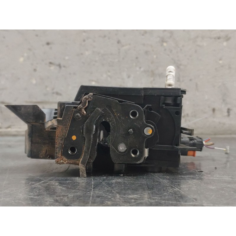 Recambio de cerradura puerta delantera derecha para peugeot 308 active referencia OEM IAM - Blanco 6