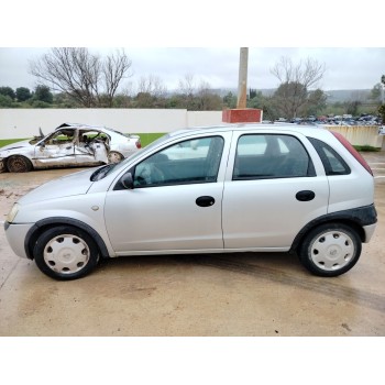 opel corsa c (x01) del año 2002