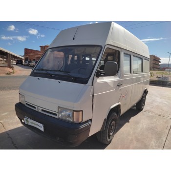 nissan trade 100 del año 1998