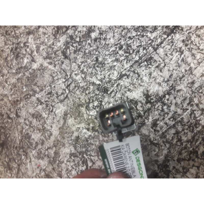 Recambio de boton antiniebla para kia carens 2.0 crdi ex monovolumen referencia OEM IAM  6 PINS - Gris 2