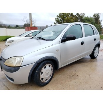 opel corsa c (x01) del año 2002