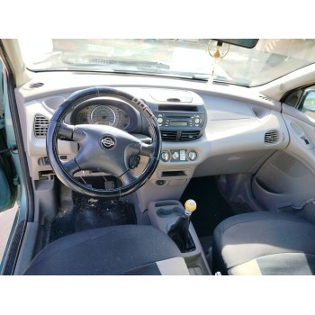 nissan almera tino (v10m) del año 2001
