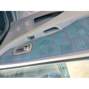 nissan almera tino (v10m) del año 2001