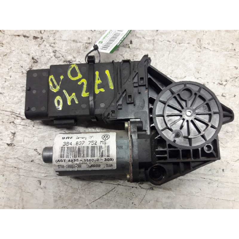 Recambio de motor elevalunas delantero derecho para volkswagen passat berlina (3b3) 1.9 tdi referencia OEM IAM 3B4837752 2
