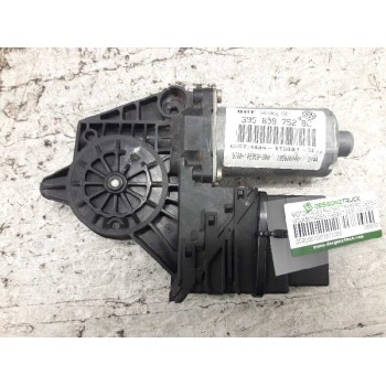 MOTOR ELEVALUNAS TRASERO DERECHO 3B5839752 