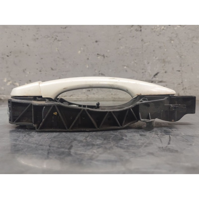 Recambio de maneta exterior delantera derecha para peugeot 308 active referencia OEM IAM 9802977180 - Blanco 2
