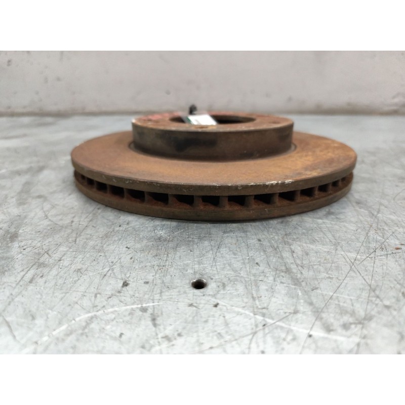 Recambio de disco freno delantero para kia sorento 2.5 crdi ex referencia OEM IAM 4
