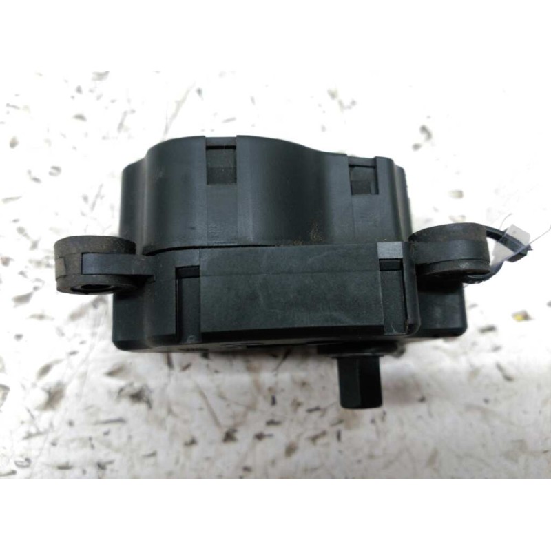 Recambio de motor regulador climatizacion para opel meriva blue line referencia OEM IAM B8168U44 3