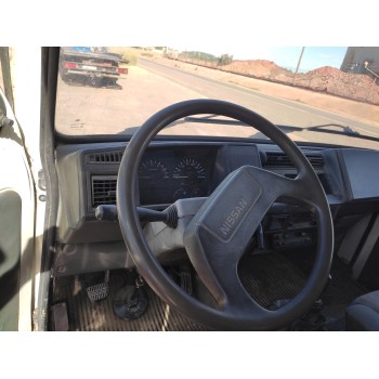 nissan trade 100 del año 1998