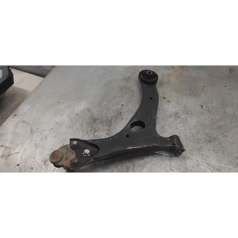Recambio de brazo suspension inferior delantero izquierdo para toyota corolla verso (r1) 2.0 d-4d luna referencia OEM IAM 3
