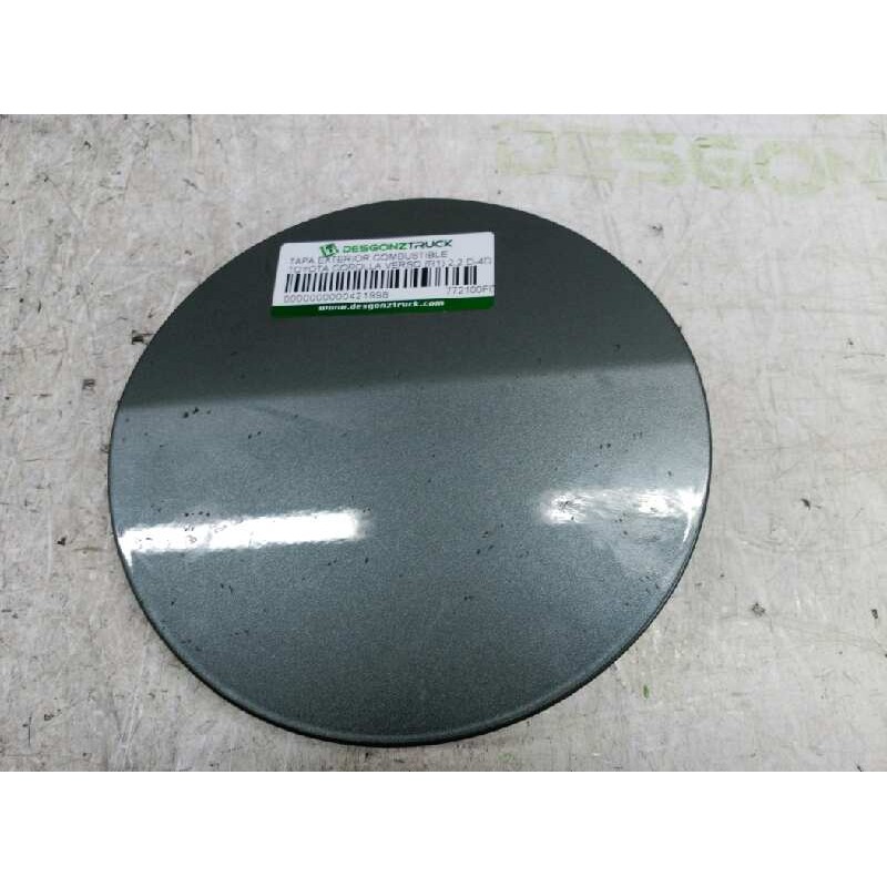 Recambio de tapa exterior combustible para toyota corolla verso (r1) 2.2 d-4d luna referencia OEM IAM 772100F022 - Gris