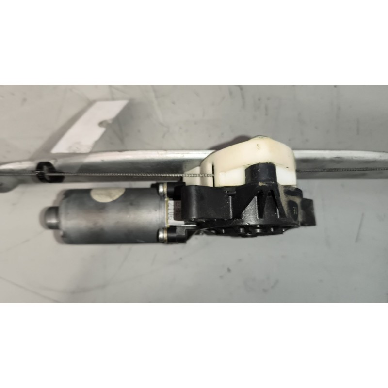 Recambio de elevalunas delantero derecho para nissan trucks atleon tk160.95 referencia OEM IAM 807009X001 - Blanco 2