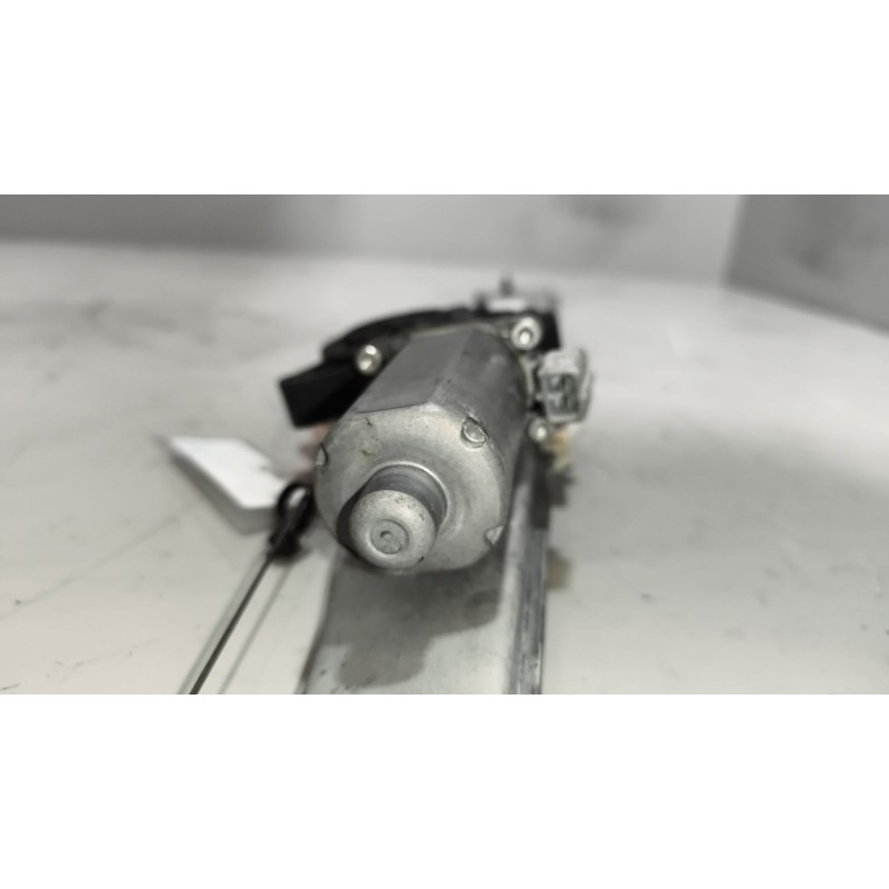 Recambio de elevalunas delantero derecho para nissan trucks atleon tk160.95 referencia OEM IAM 807009X001 - Blanco 4