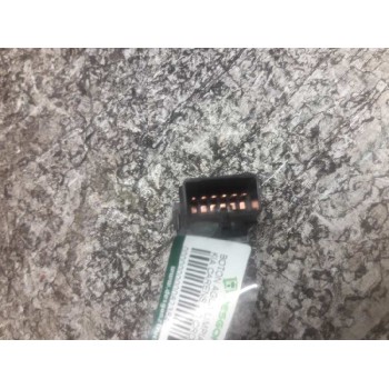 Recambio de boton agua limpia para kia carens 2.0 crdi ex monovolumen referencia OEM IAM  6 PINS 