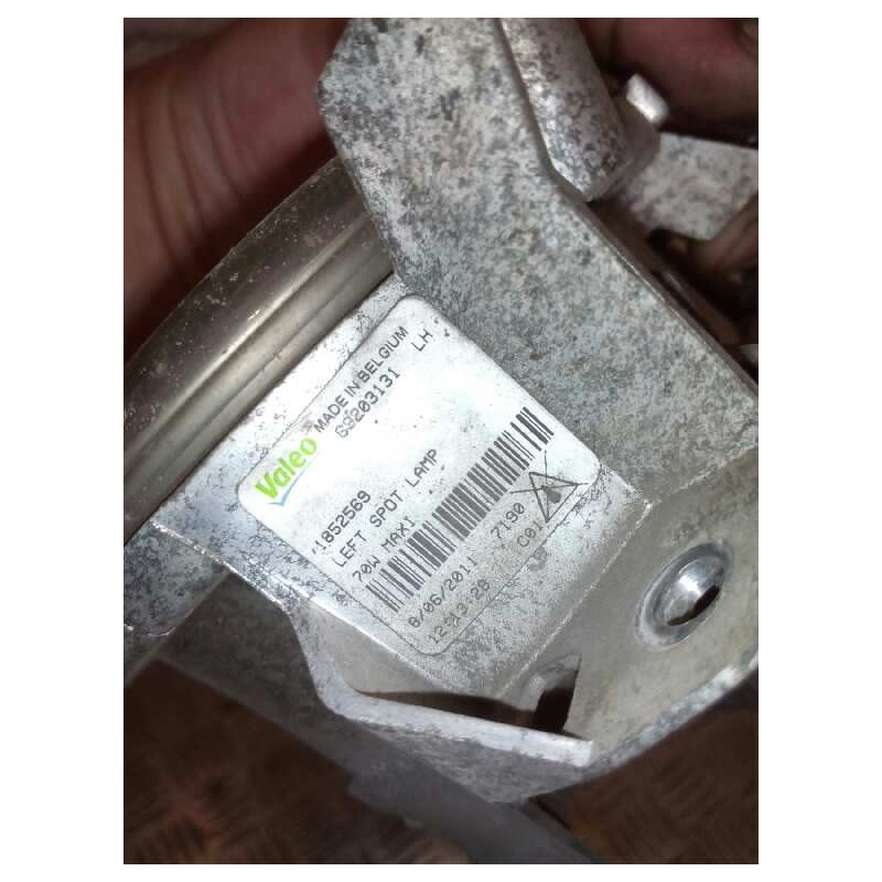 Recambio de faro antiniebla izquierdo para scania serie p/g/r (l-clase) fsa r620 (4x2) largo cr 19 a referencia OEM IAM 1852569 - Blanco 3