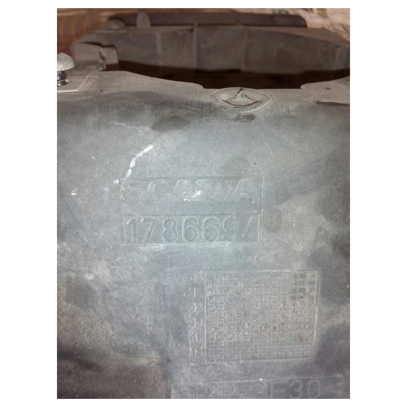 Recambio de soporte faro izquierdo para scania serie p/g/r (l-clase) fsa r620 (4x2) largo cr 19 a referencia OEM IAM 1786694 SOP - Blanco 2