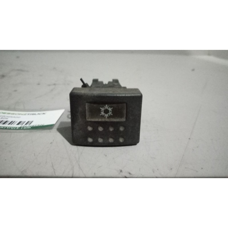 Recambio de boton aire acondicionado para nissan trucks atleon tk 56/2 referencia OEM IAM 251709X400  