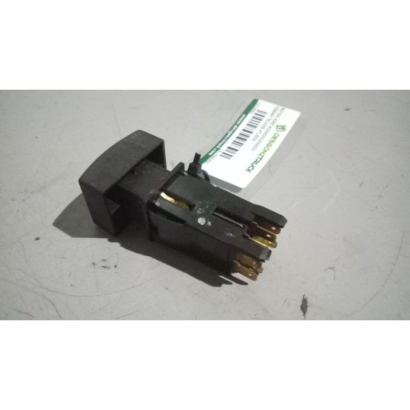 Recambio de boton aire acondicionado para nissan trucks atleon tk 56/2 referencia OEM IAM 251709X400 - Blanco 2