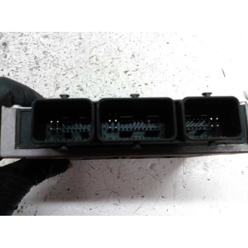 Recambio de centralita motor uce para peugeot 206 berlina referencia OEM IAM 9641815780 9637706180 SAGEM - Blanco 2
