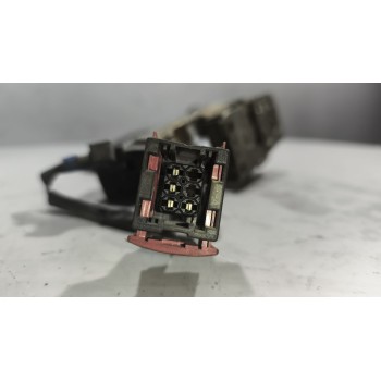 Recambio de cerradura puerta delantera derecha para renault magnum ab diesel referencia OEM IAM 7482280160  