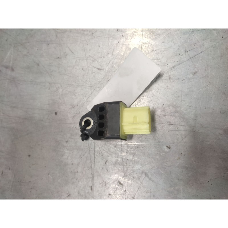 Recambio de sensor airbag para toyota rav 4 (a3) luna referencia OEM IAM 8983142010  4 PINS