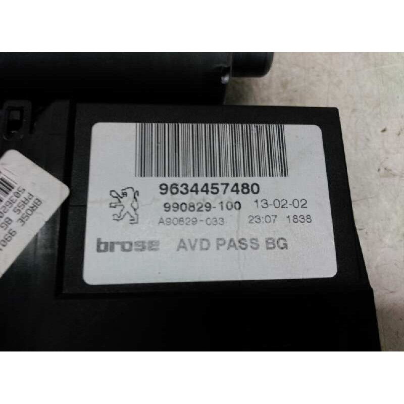 Recambio de motor elevalunas delantero derecho para peugeot 307 (s1) xs referencia OEM IAM 9634457480 0130821766 BOSCH 3