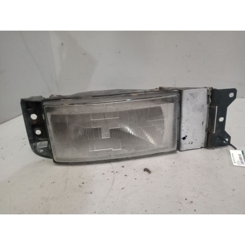 Recambio de faro derecho para iveco eurocargo 5.9 diesel referencia OEM IAM 4855963  