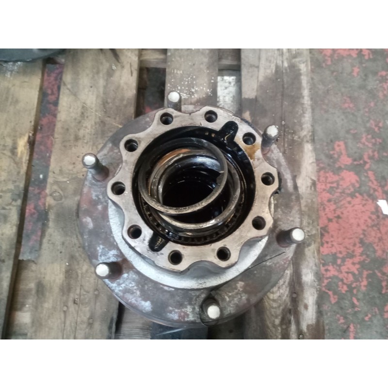 Recambio de buje trasero izquierdo para renault midlum 4.8 diesel referencia OEM IAM 7482167705  