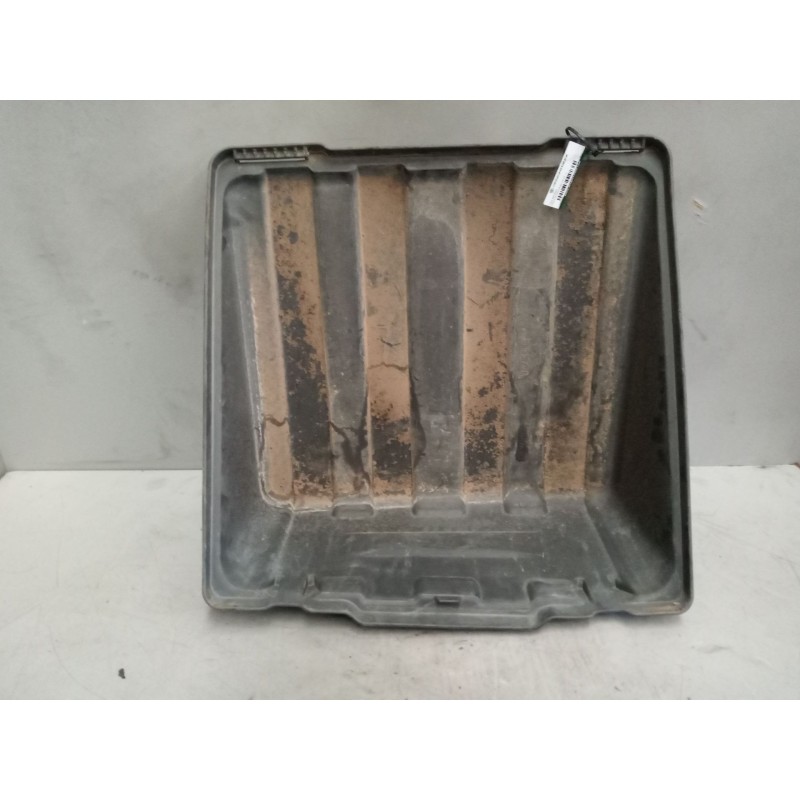 Recambio de tapa bateria para iveco eurocargo 05.03  5.9 diesel referencia OEM IAM 504077600 3