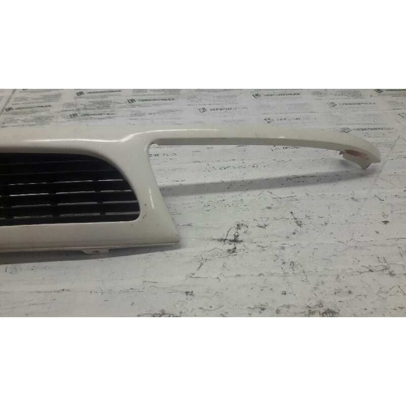Recambio de rejilla delantera central para seat cordoba berlina (6k2) aniversario referencia OEM IAM 4