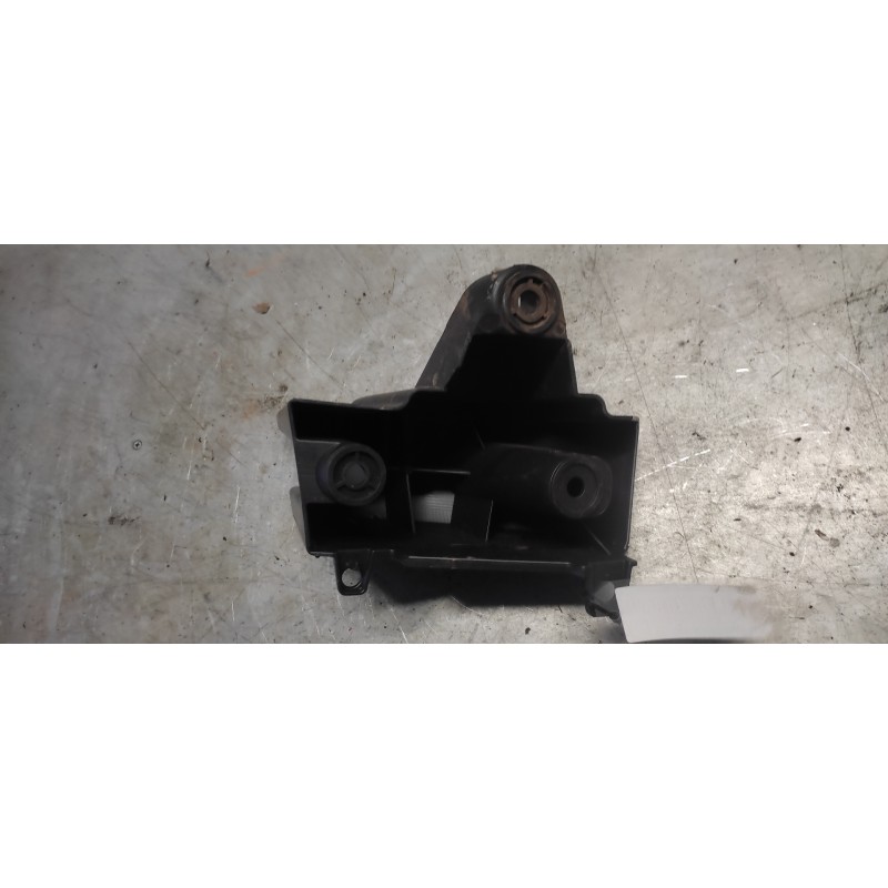 Recambio de soportes paragolpes para citroën c4 berlina exclusive referencia OEM IAM 9650693580 DELANTERA DERECHA 2