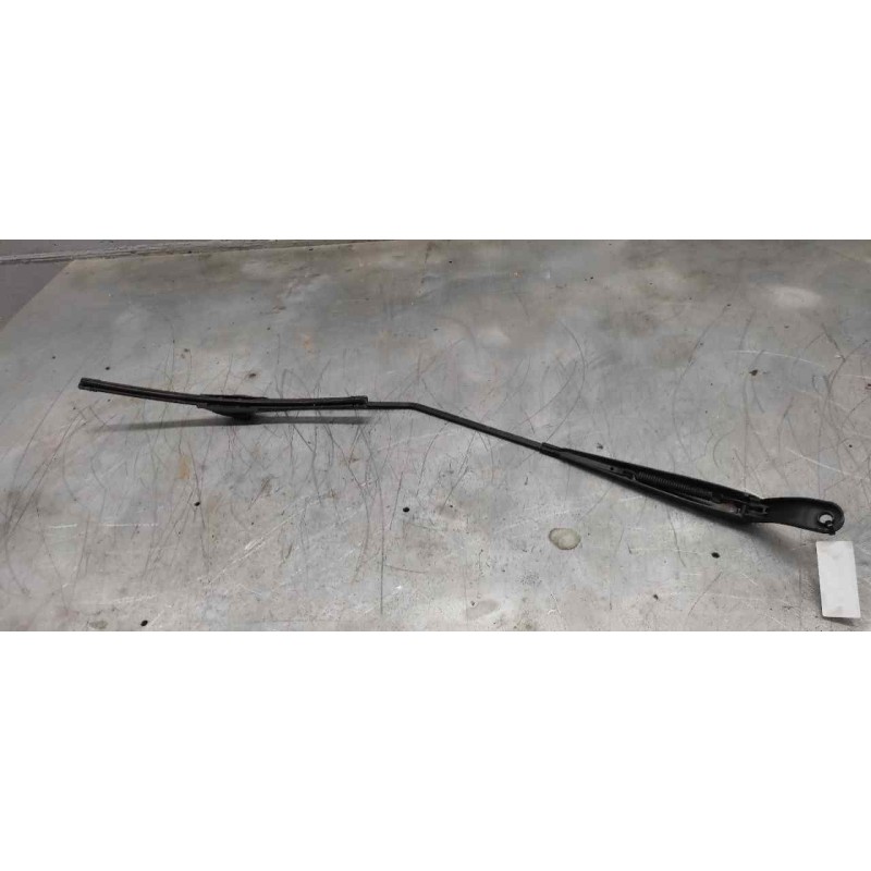 Recambio de brazo limpia delantero derecho para peugeot 207 x-line referencia OEM IAM - Gris 2