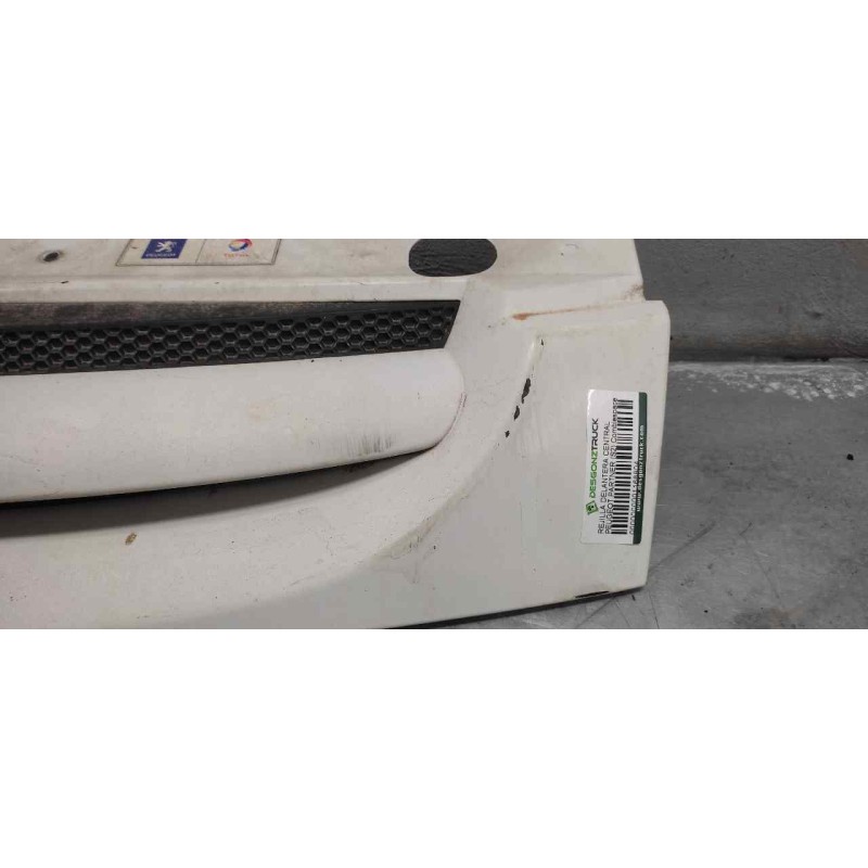 Recambio de rejilla delantera central para peugeot partner (s2) combiespace referencia OEM IAM - Blanco 2