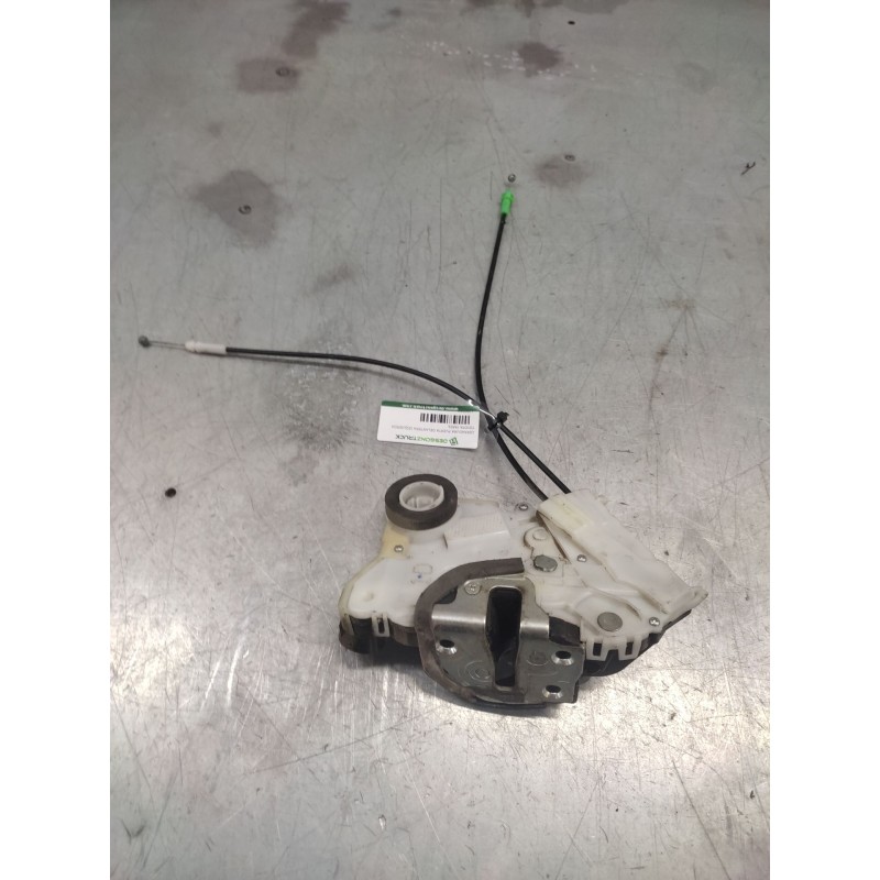 Recambio de cerradura puerta delantera izquierda para toyota yaris 1.0 cat referencia OEM IAM  6 PINS 